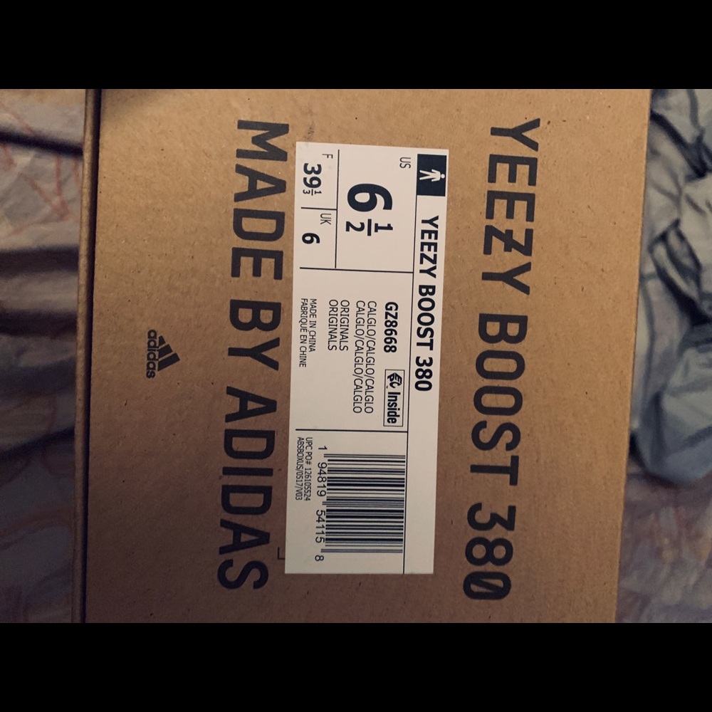 YEEZY 380 6.5 GLO LIMITED GLO… - Picture 15 of 15